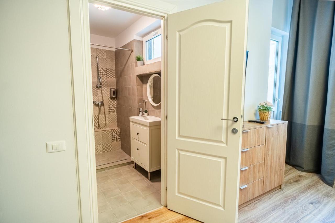 Cozy Apartments Near Calea Victoriei 부쿠레슈티 외부 사진
