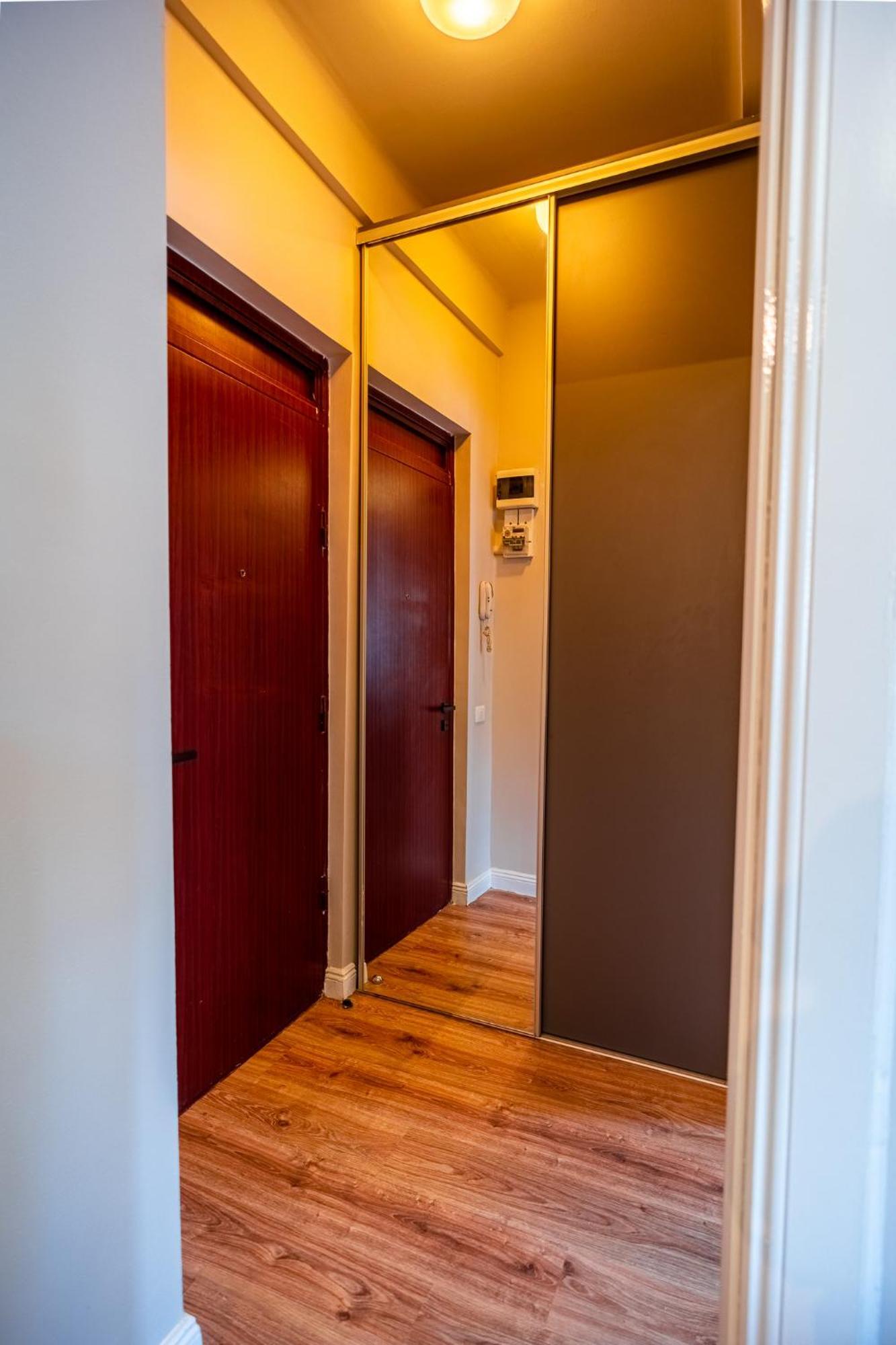 Cozy Apartments Near Calea Victoriei 부쿠레슈티 외부 사진